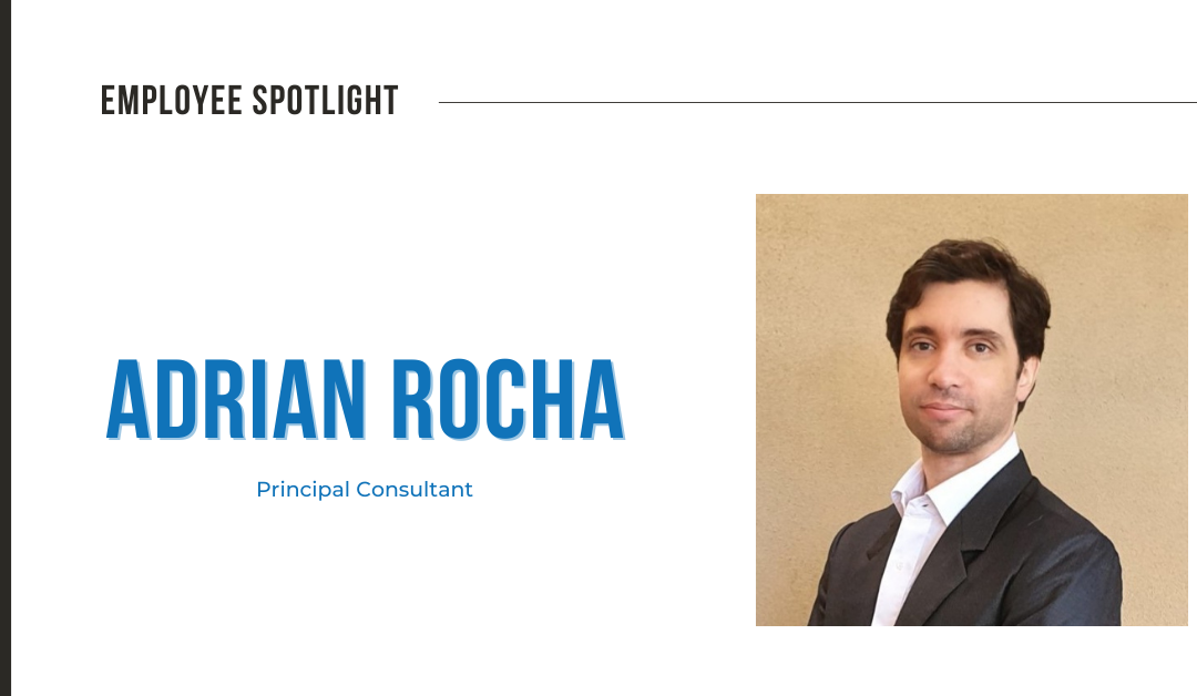 Adrián Rocha es un amante de la tecnología, un programador y un admirador de la gente.